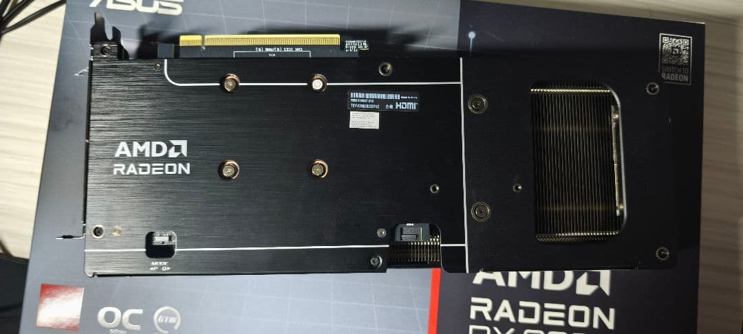 J*e様 ASUS Radeon RX9060XT 16GB OC 3ファン