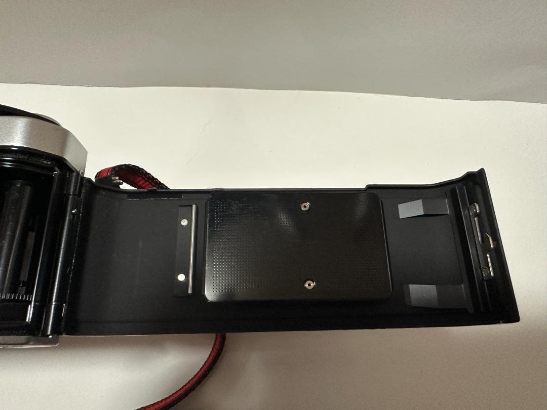 Nikon NewFM2 フィルムカメラ　シルバー NIKKOR 35mm F2