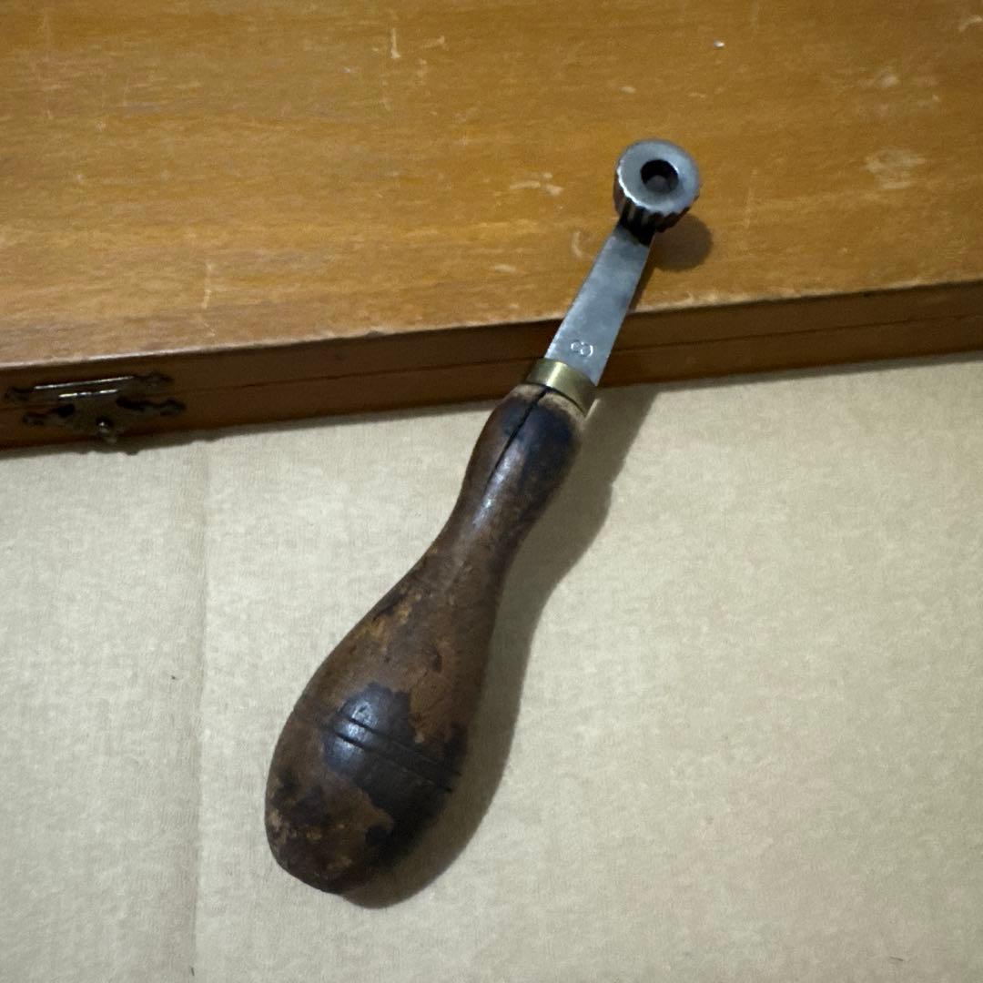 ウィール M.R Paris 8 フランス　靴工具　アンティーク