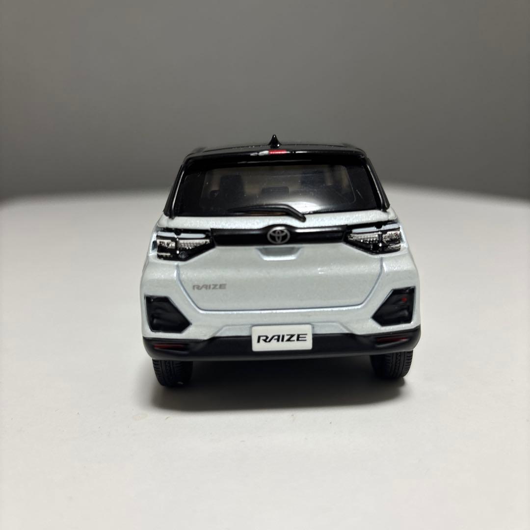 1/30 非売品 トヨタライズ カラーサンプル RAIZE ホワイト×ブラック