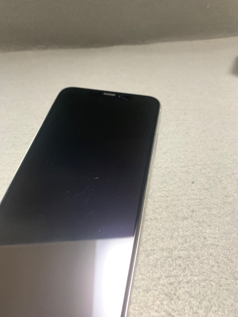 中古美品 国内版 SIMフリー iPhoneXS Max 256GB シルバー色