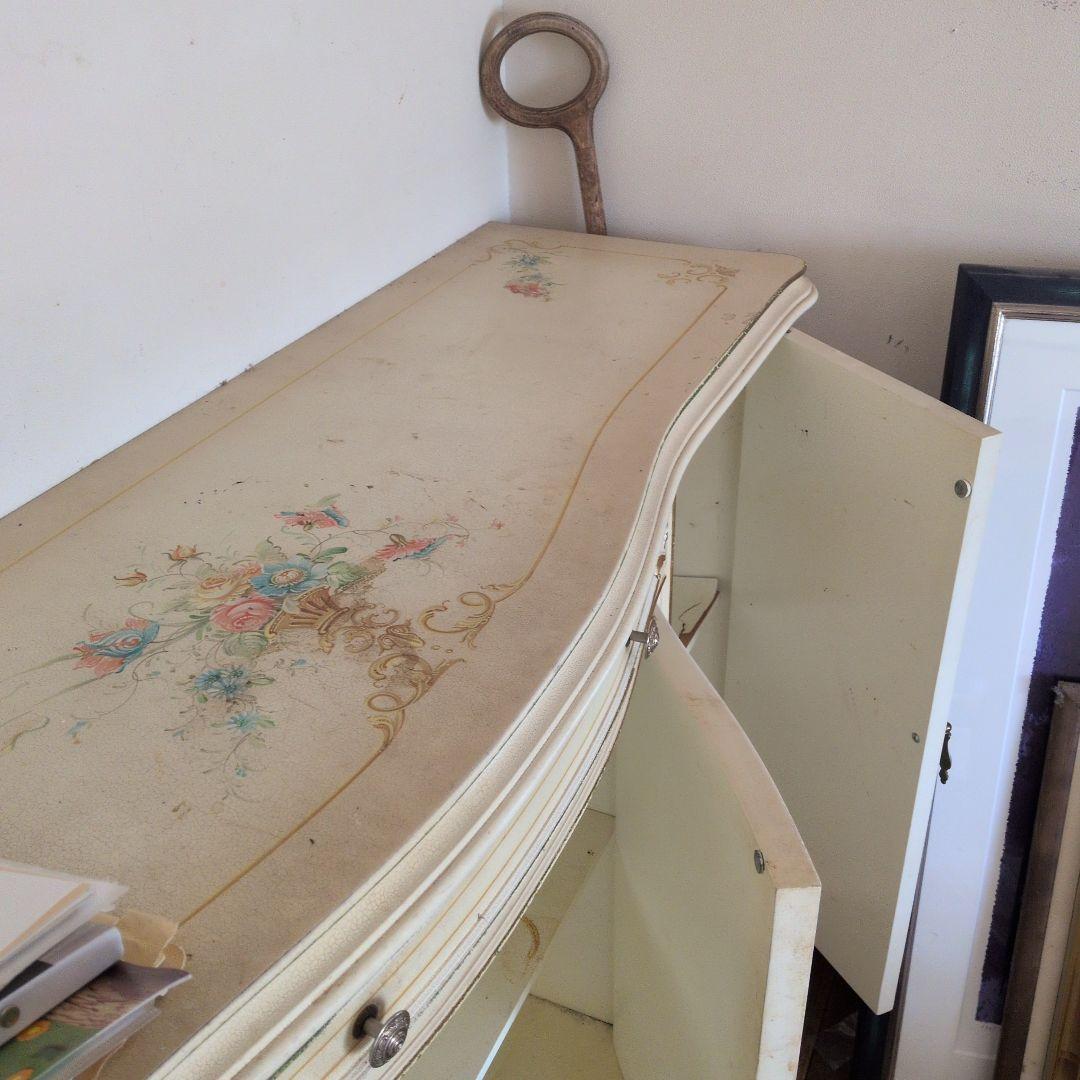 コッペ アイボリー フローラルペイント キャビネット