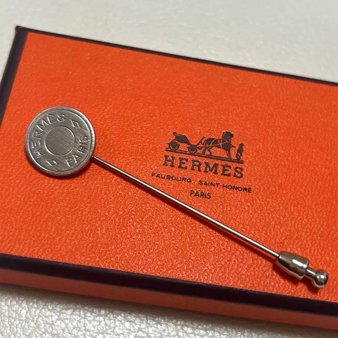 【新品、箱付き】HERMES セリエ ピンブローチ