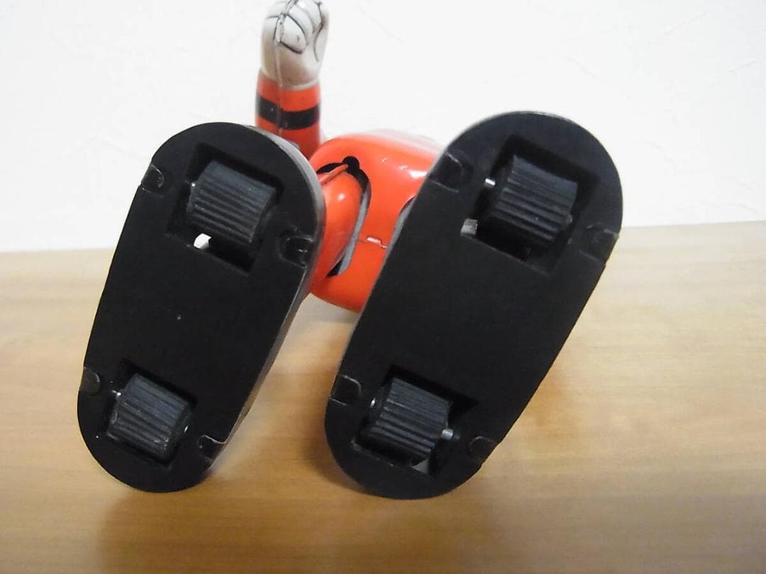 ブルマァク　MAT隊員　面取れ　帰って来たウルトラマン　ブリキ　ゼンマイ