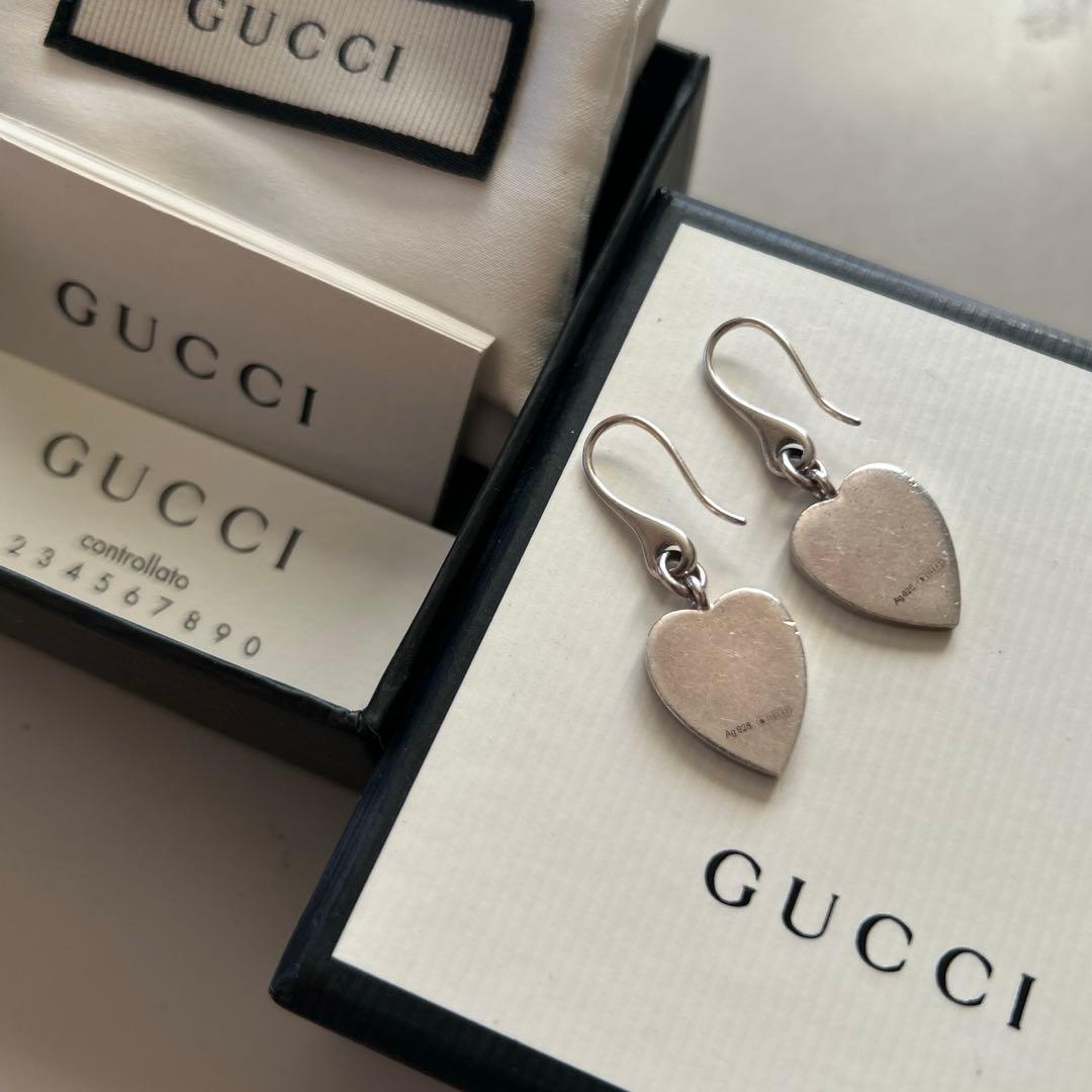 GUCCIハート型プレートフックピアス