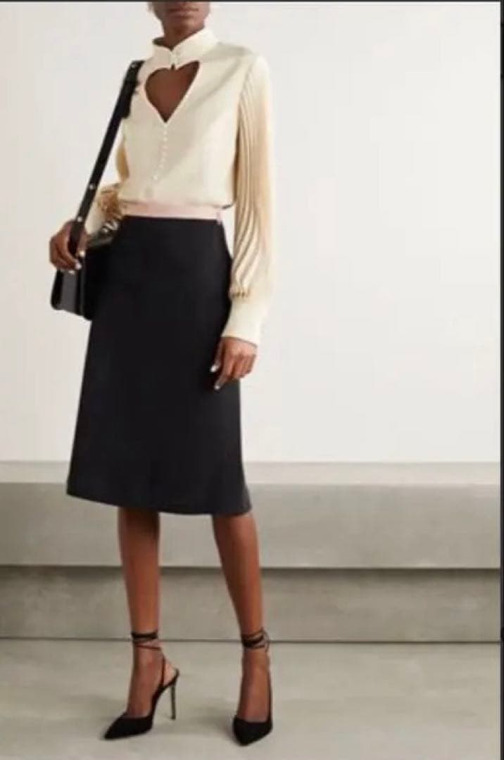 【新品タグ付き】GUCCI グッチ スカート GUCCIロゴスカート