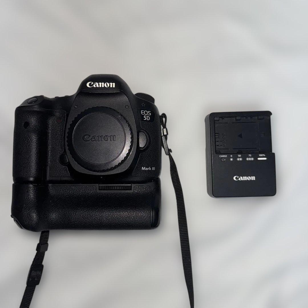 デジタルカメラ Canon EOS 5D Mark III BG-E11