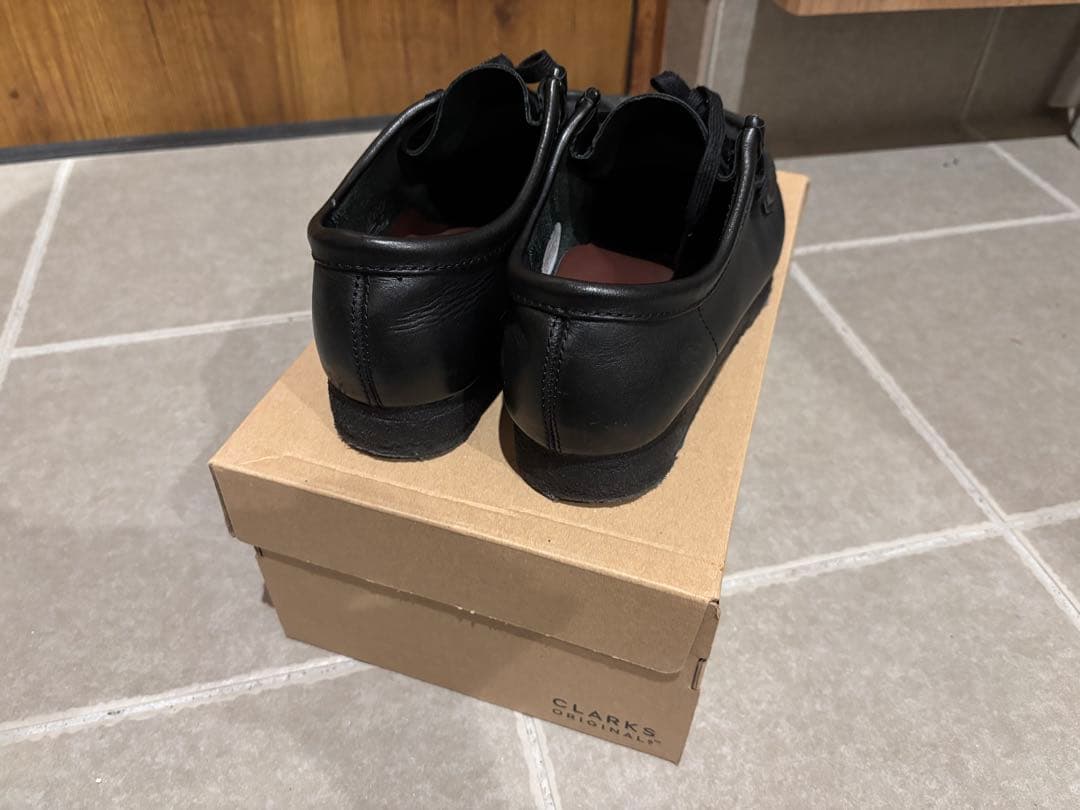 靴 CLARKS WALLABEE