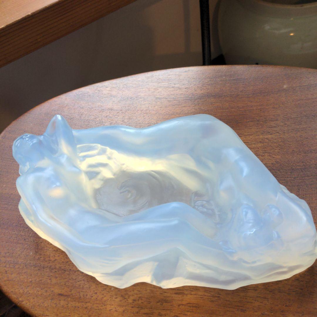 アンティーク、オパルセントガラス置物