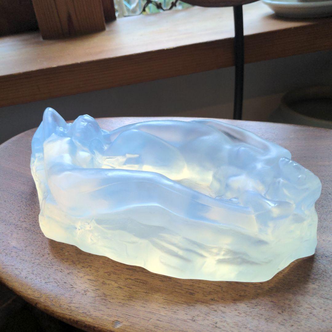 アンティーク、オパルセントガラス置物