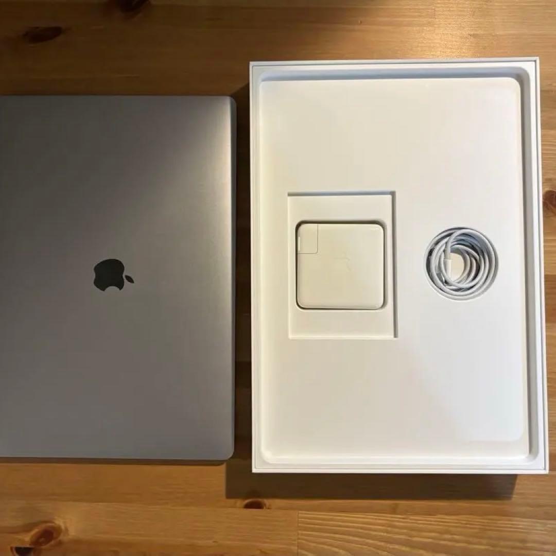 Apple MacBook Pro 15インチ 2018 USキーボード　箱付き
