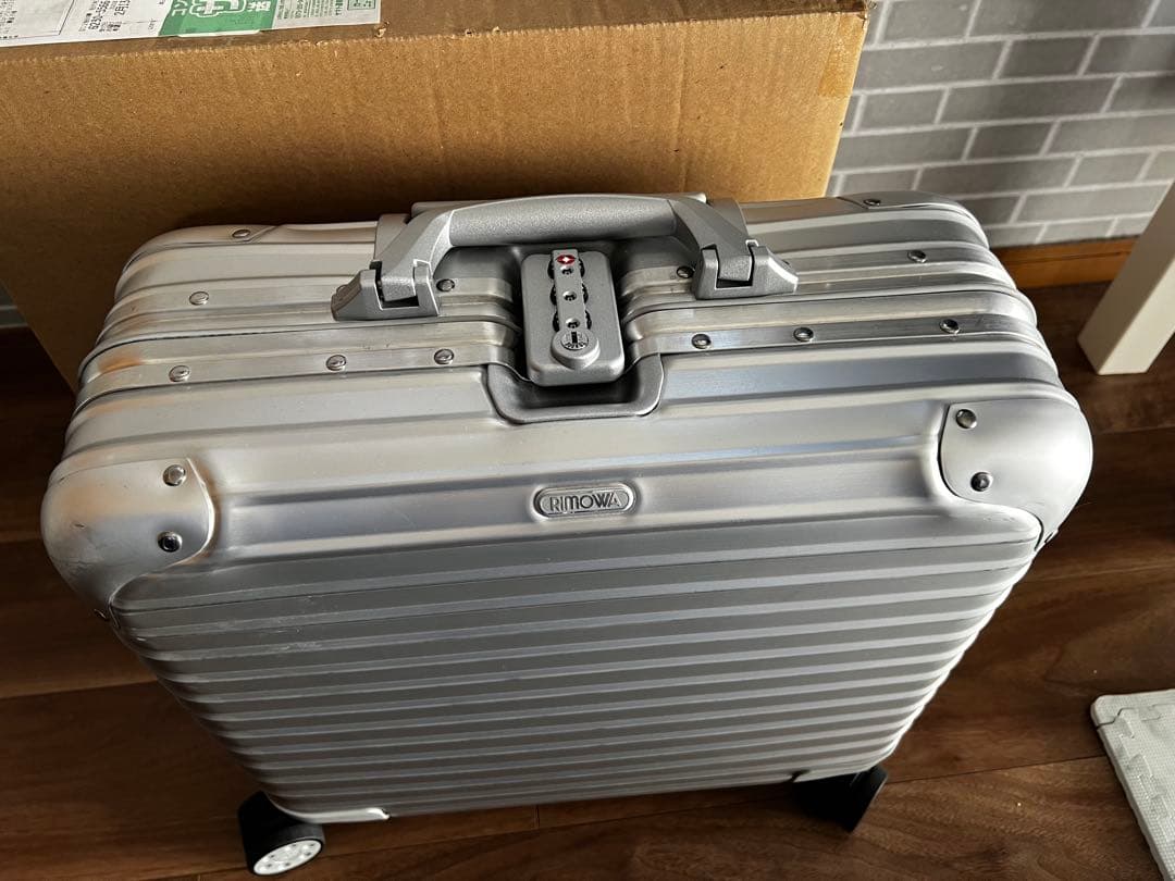 付属品完備　RIMOWAリモワ トパーズ(オリジナル) コンパクト シルバー