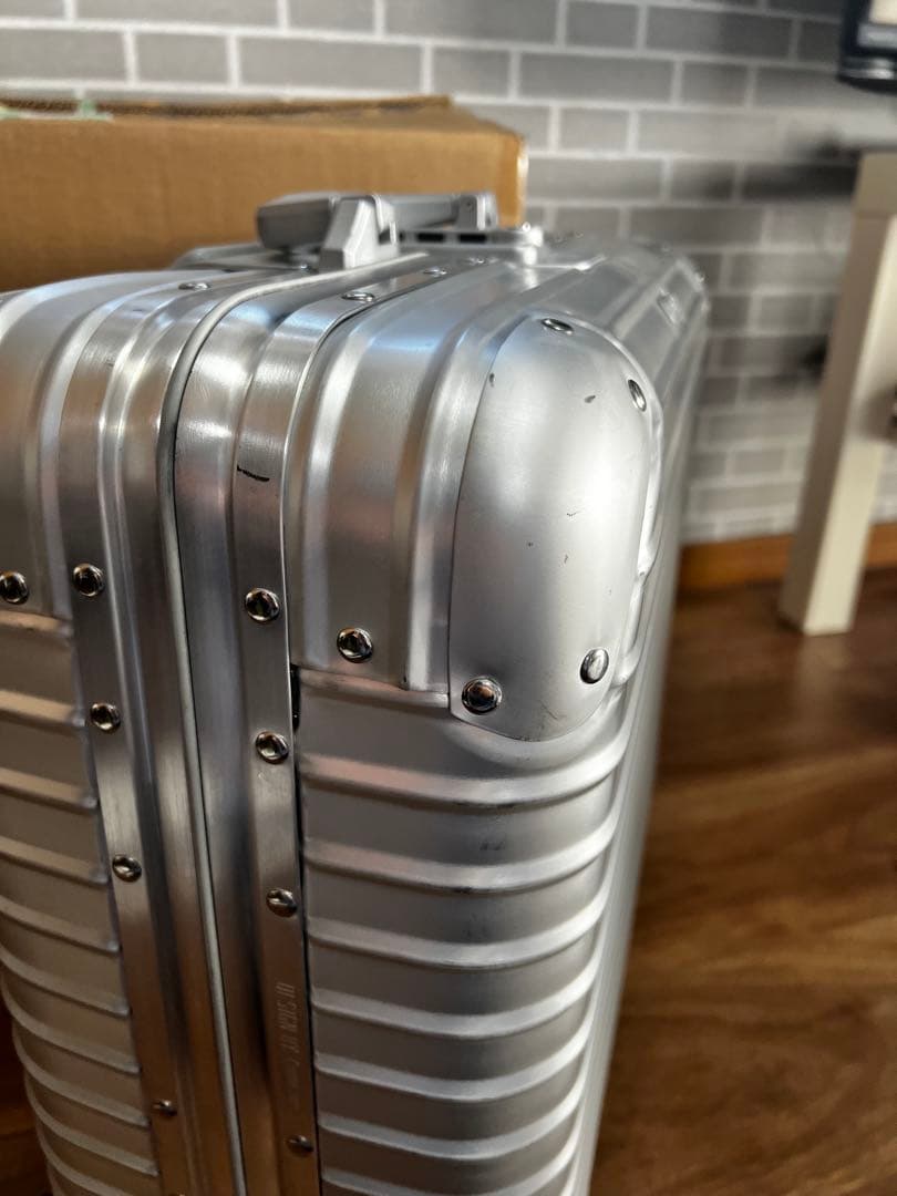 付属品完備　RIMOWAリモワ トパーズ(オリジナル) コンパクト シルバー