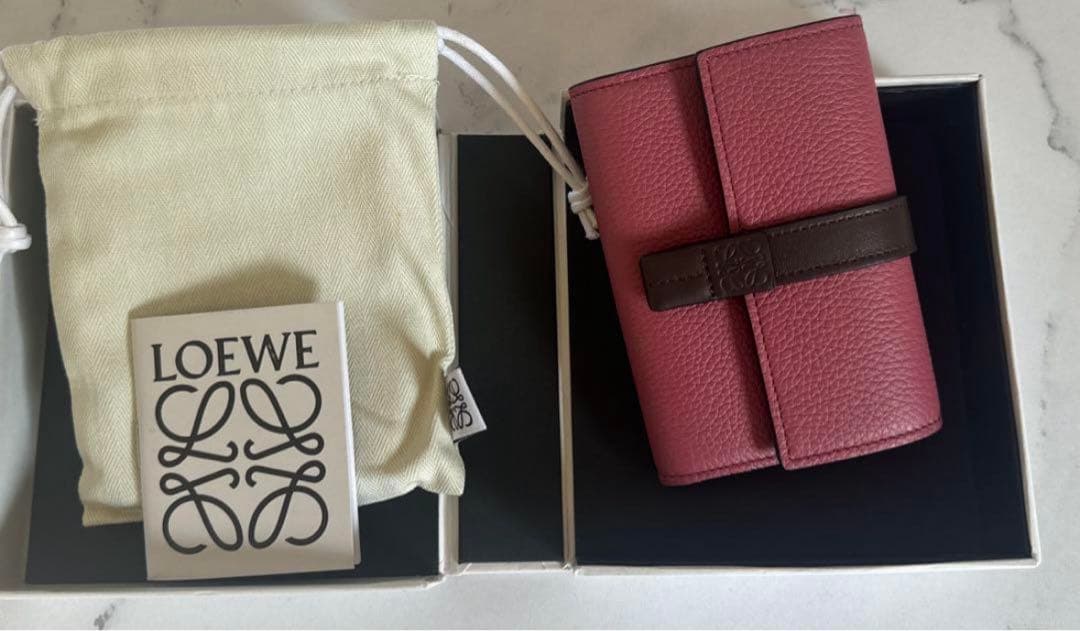 新品未使用！LOEWE ヴァーティカルウォレット　財布