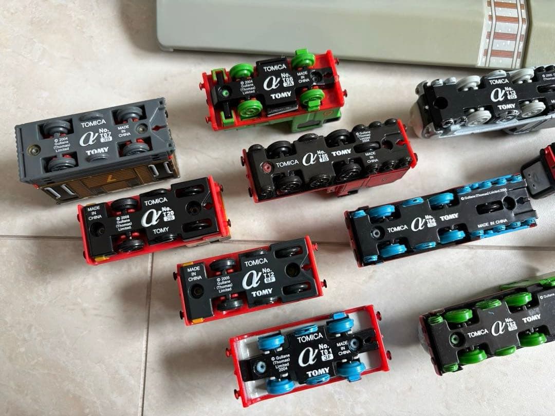 トミカ　機関車トーマス　ティドマス機関庫　操車場