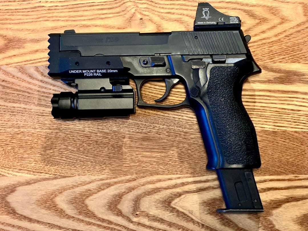 東京マルイ SIG P226 E2 ライト付き