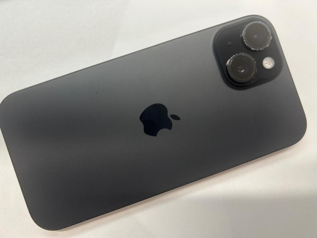 SIMフリー Apple iPhone 15 128GB ブラック (A15)