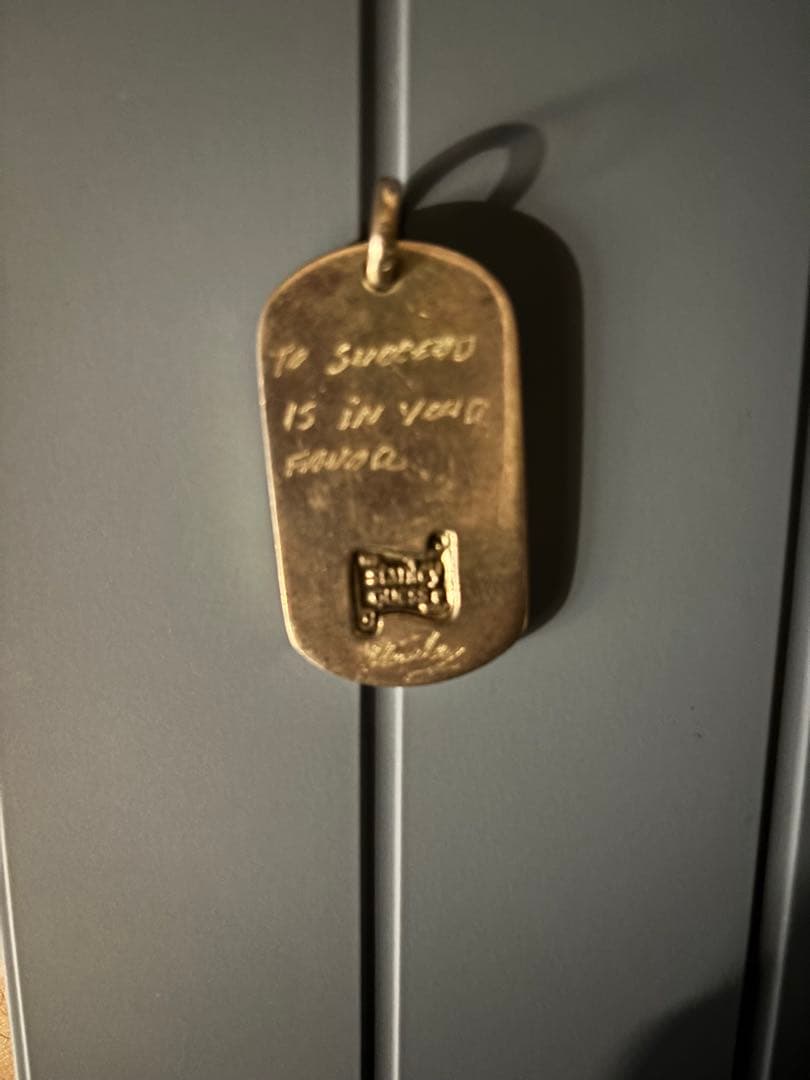 ネックレス・ペンダント Stanley Guess Dog Tag Multi Shell Large