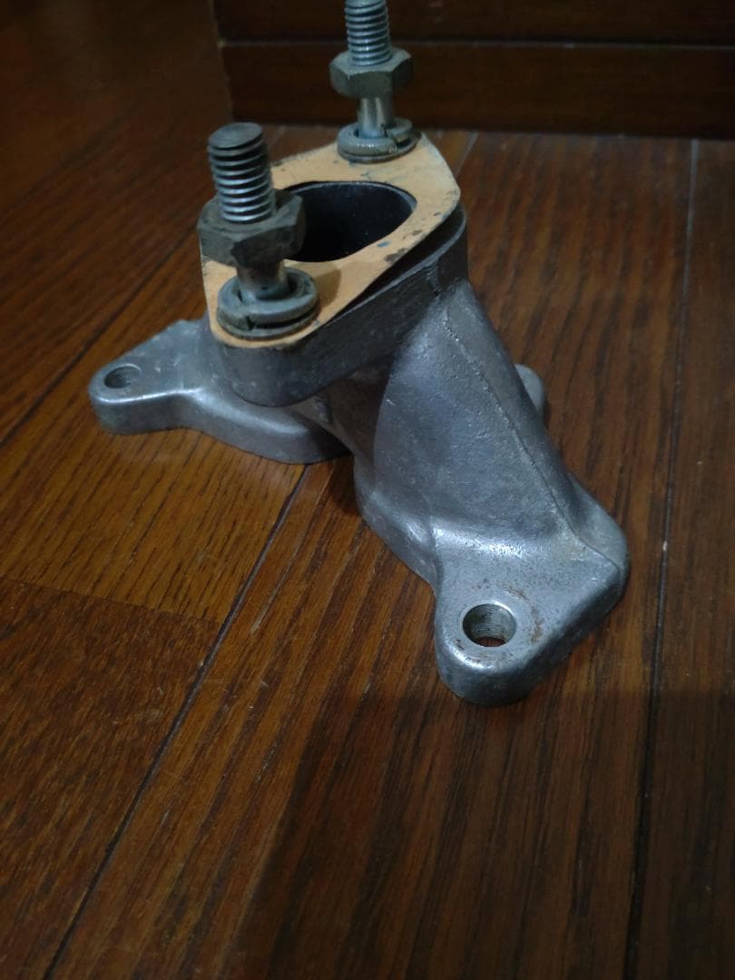 富士重工☆スバル360☆キャブレター受け皿＆マニホールド