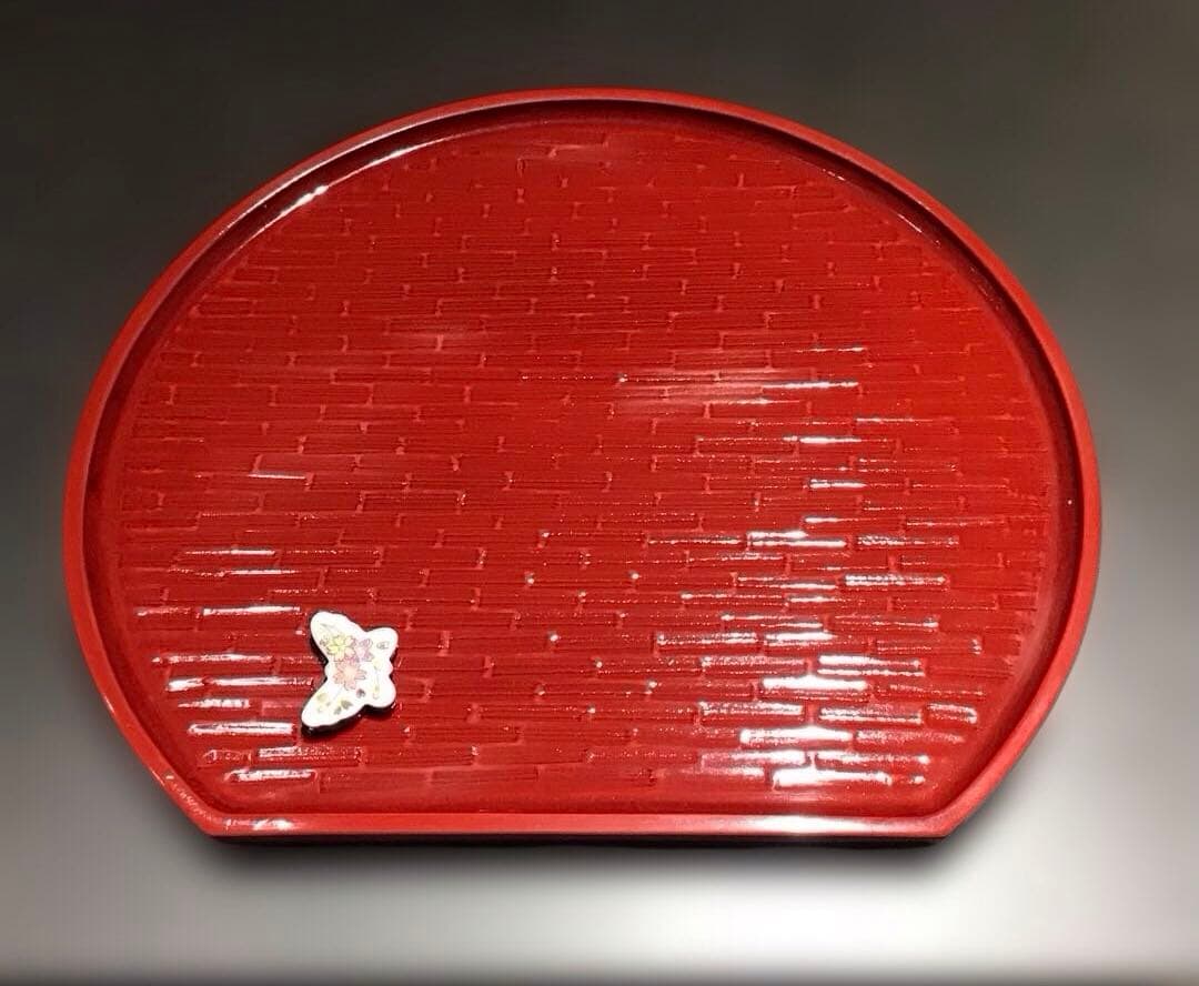 赤い漆器 膳 花柄付き