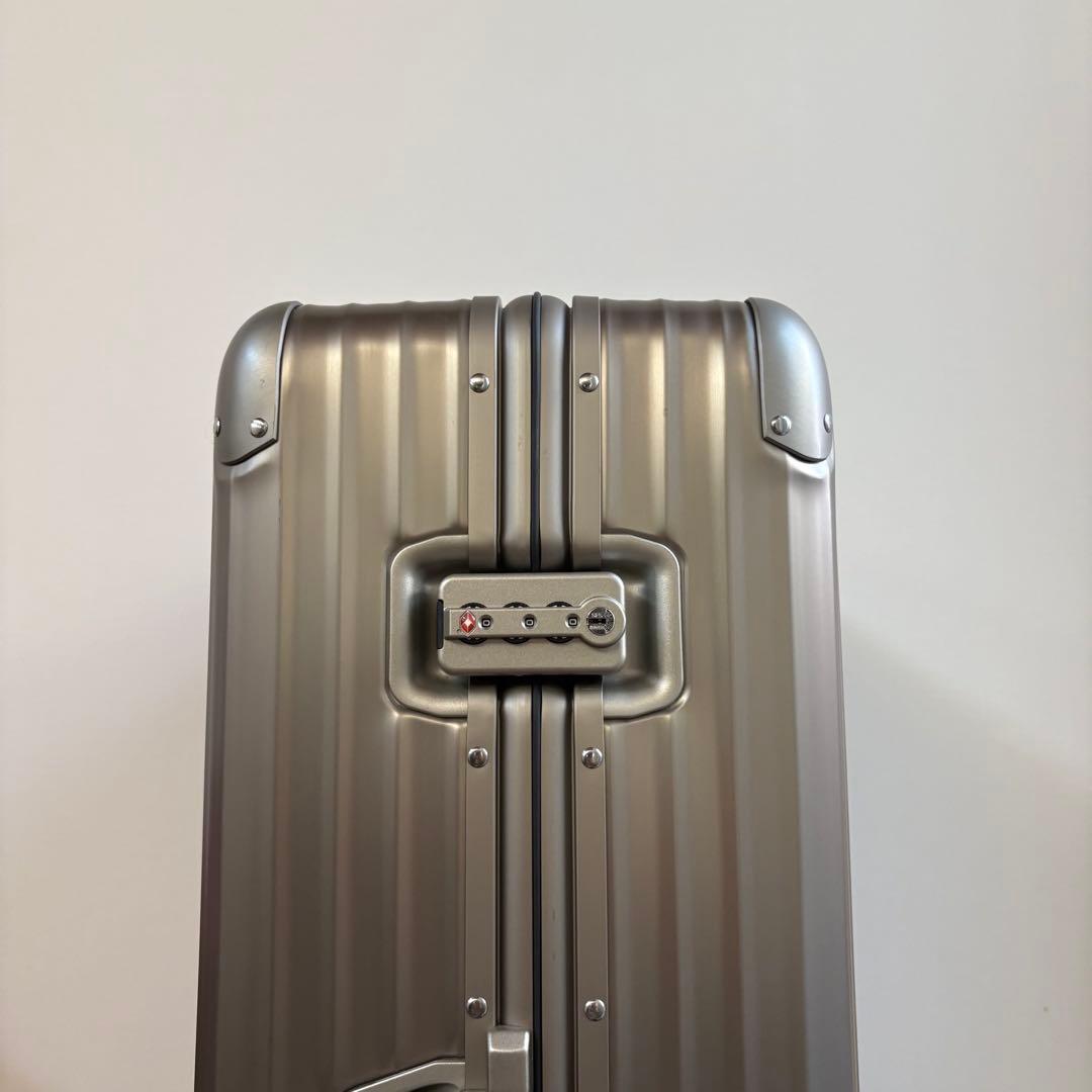 美品　RIMOWA TOPAS TITANIUM 98L キャリーケース　付属有