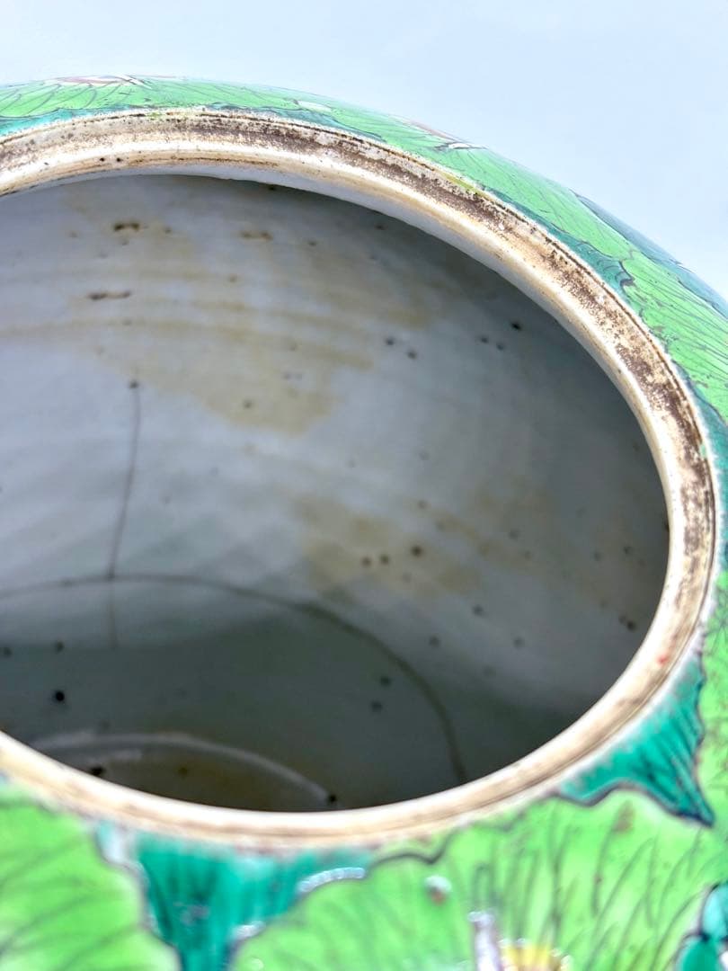 #中国美術 粉彩色絵 蓋付小壺 白菜文様　P-10