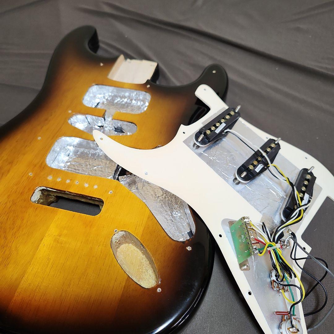 Squier by Fender ストラトキャスタータバコサンバースト