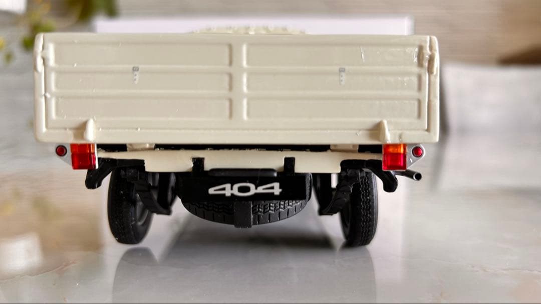 限定プライス！プジョー404 ピックアップ1/18 オットーモービル