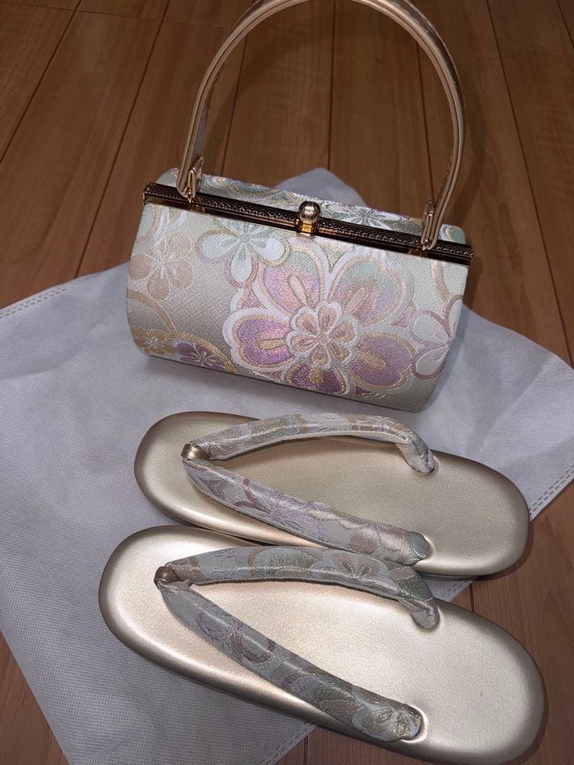 ジ*郎様 花柄バッグとゴールド草履のセット