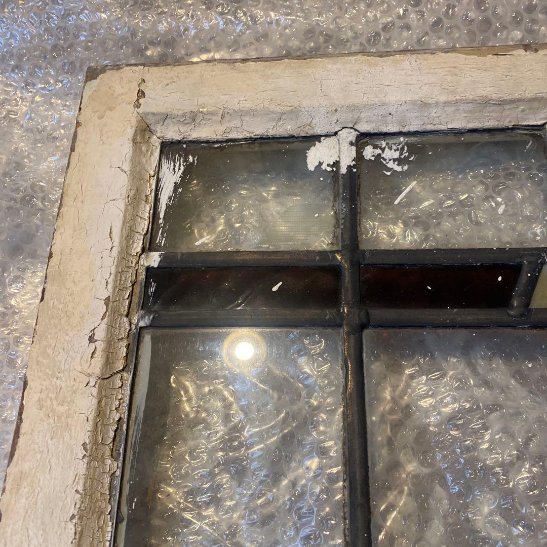 古いステンドグラス ハート型アクセント