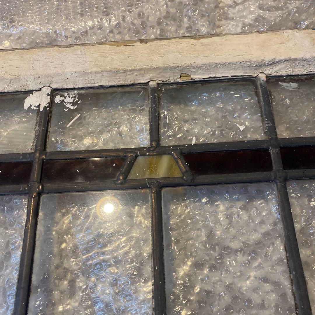 古いステンドグラス ハート型アクセント