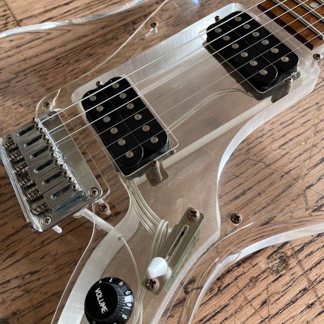 ジャガーシェイプ アクリル クリスタルエレキギター