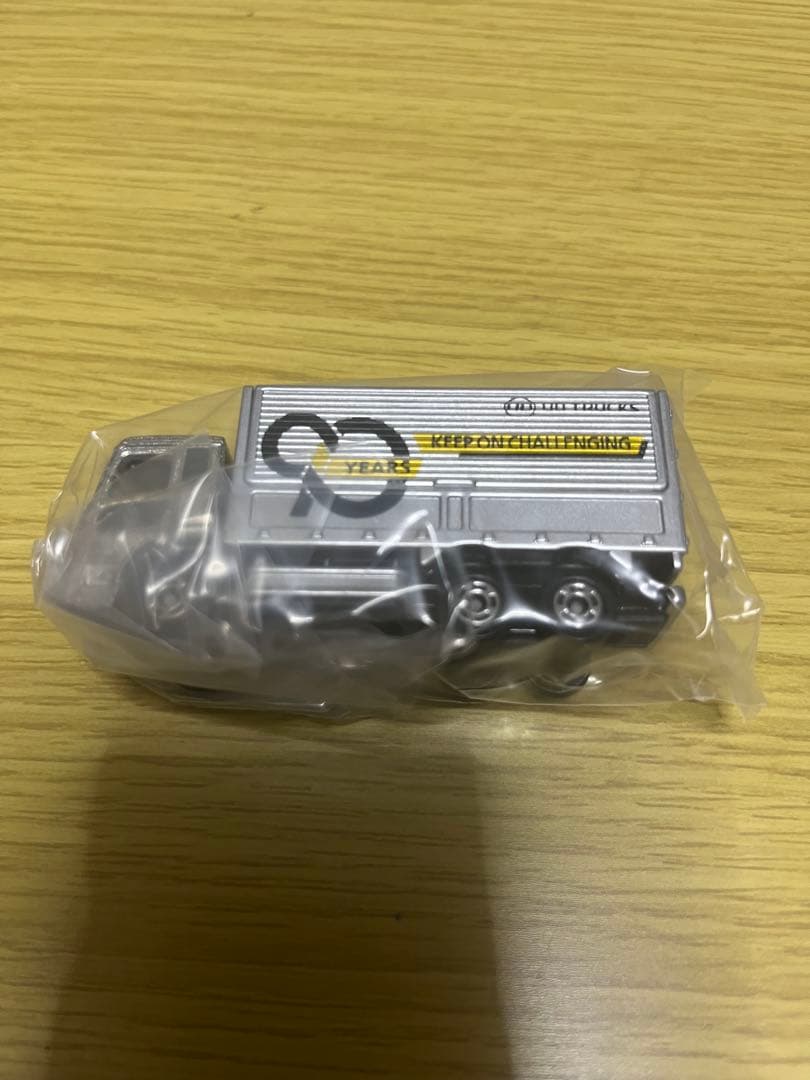 トミカ 日産UDトラックス90周年記念限定品