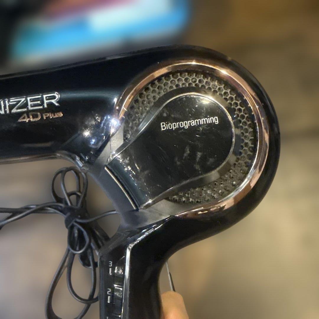 ヘアビューロン4Dヘアドライヤー ブラック/ゴールド