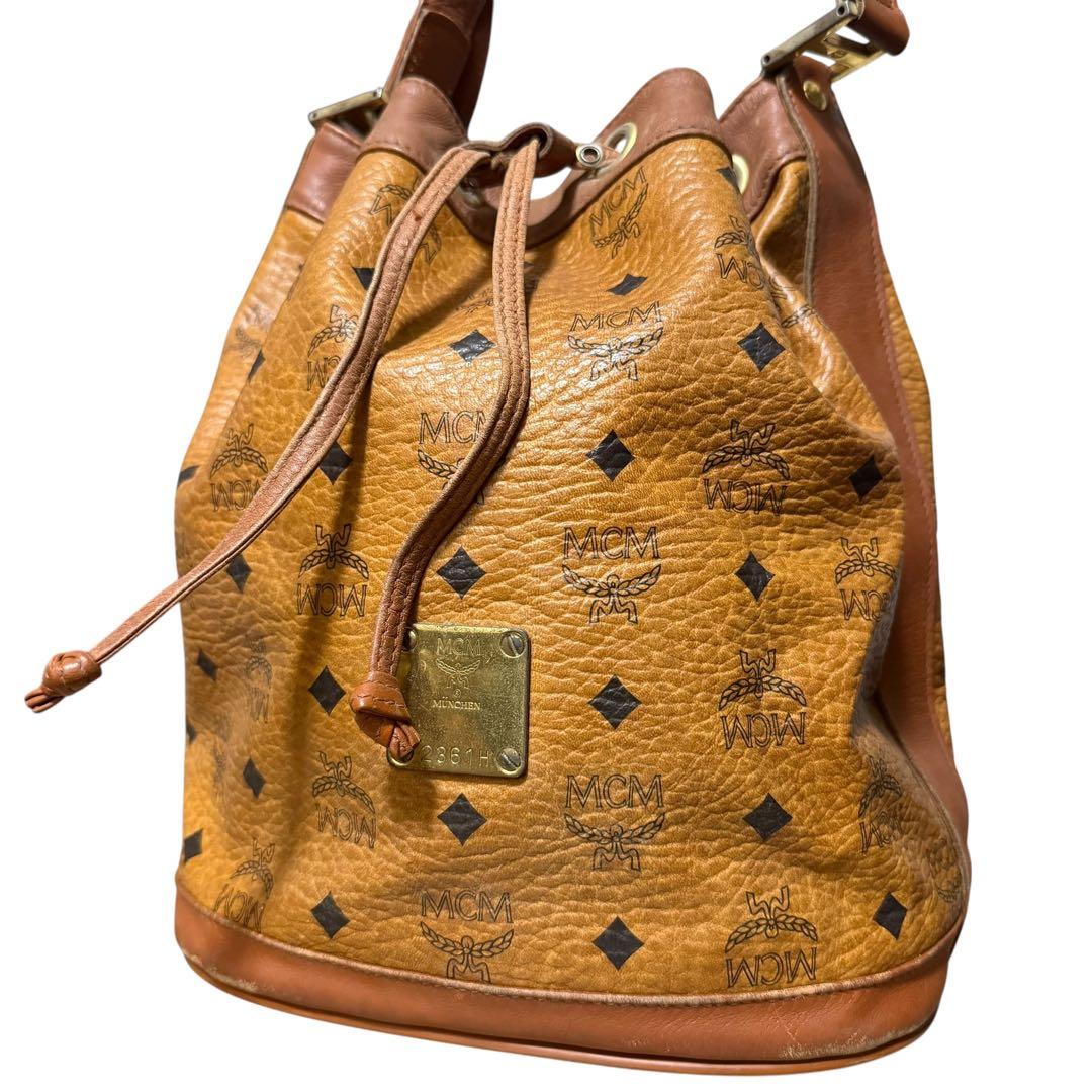 エム・シー・エム　MCM ショルダーバッグ　ヴィセトス柄　巾着　レザー　ブラウン