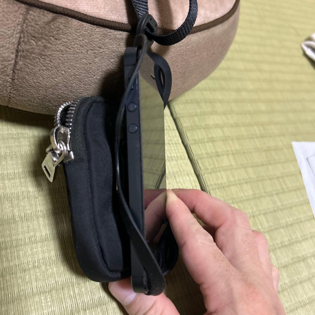 プラダ　携帯ストラップ