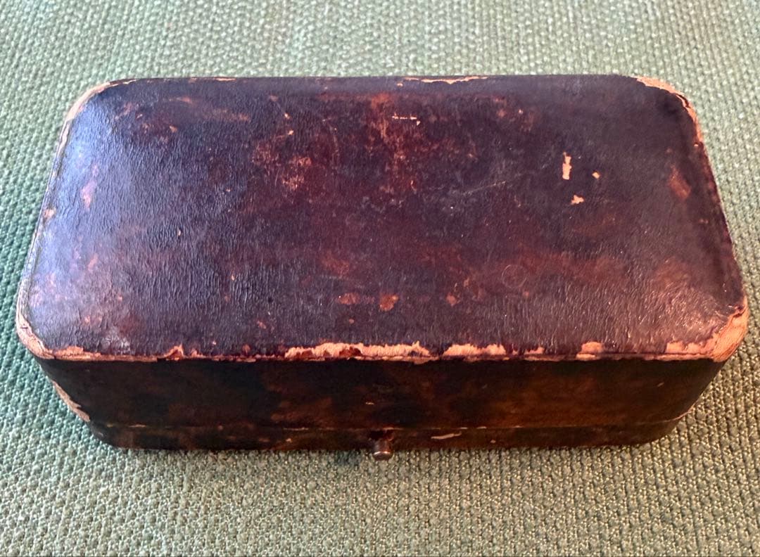 【希少品】英国『JAMES WALKER』 アンティークレザー腕時計ケース