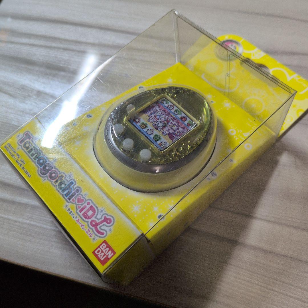 未使用未開封　Tamagotchi iD L イエロー