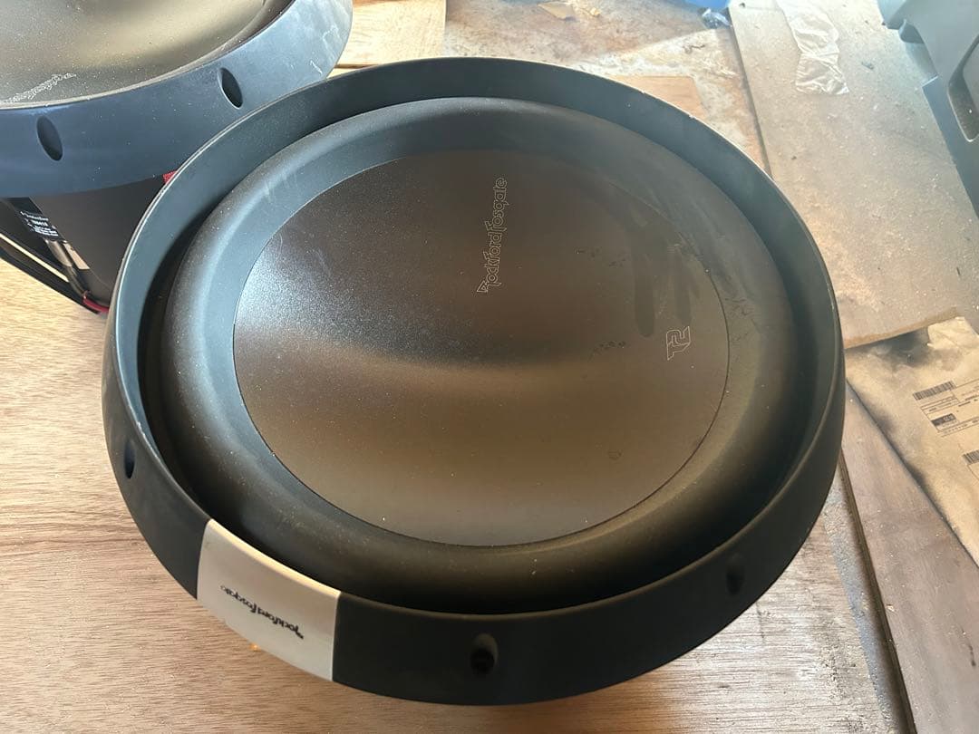 ロ*ト様 Rockford Fosgate T2D415 サブウーファー
