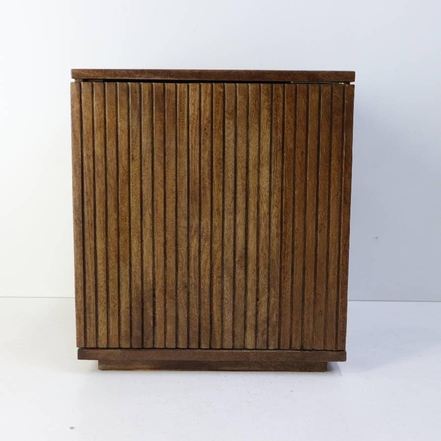 美品 ザラホーム ベッドサイドテーブル ナイトテーブル リゾートスタイル