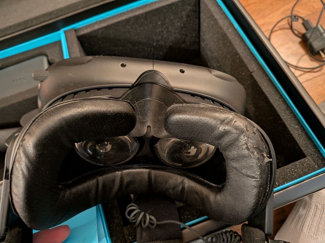 HTC VIVE VRヘッドセット コントローラー付き