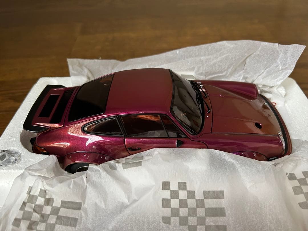 EXOTO 1/18 ポルシェ934 In Standox 未使用品