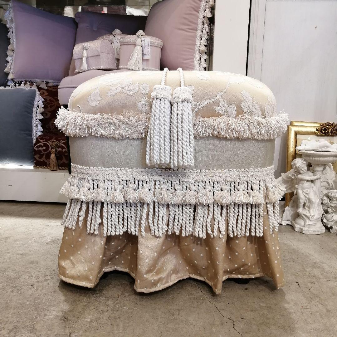 Φ【美品】ジェニファーテイラー Heirloom オットマン フットスツール ①