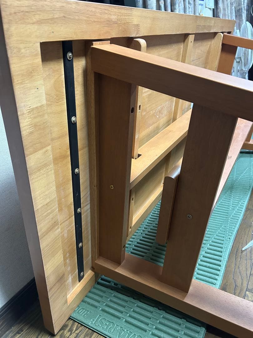 ダイニングテーブル＆ベンチ２台