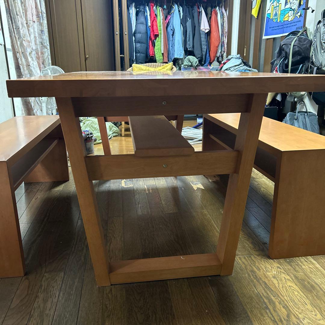 ダイニングテーブル＆ベンチ２台