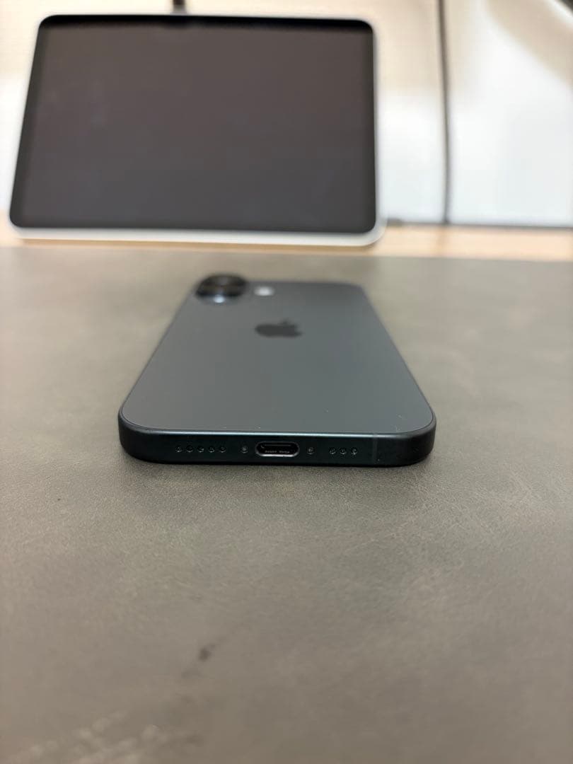 Apple iPhone16本体ブラック128G SIMフリー