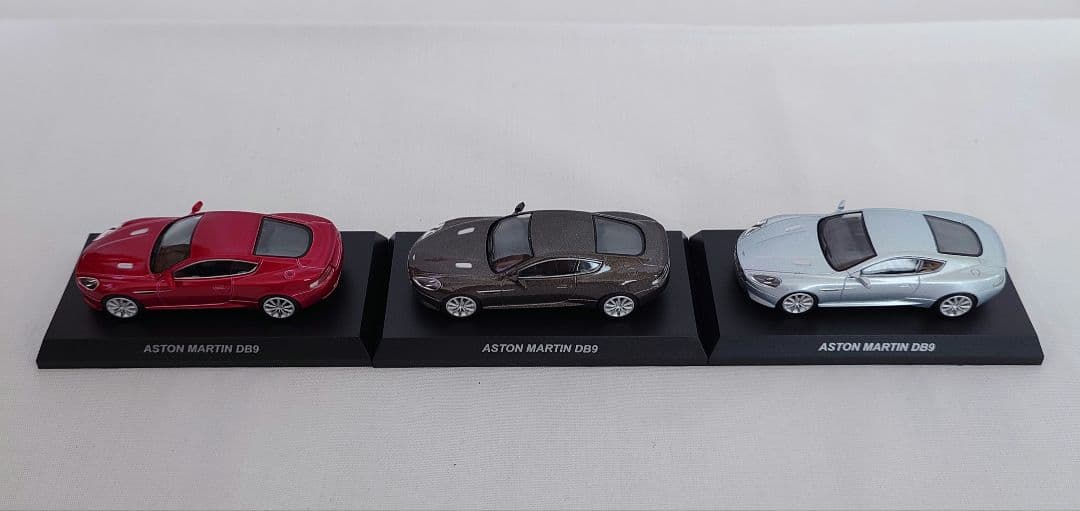 京商 1/64 アストンマーティン 25台セット　アクリルケース付き