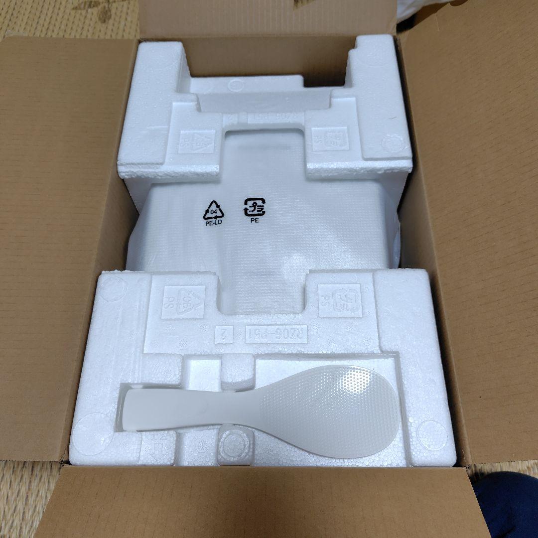 パナソニックIHジャー炊飯器5.5合炊き SR-N210D-W