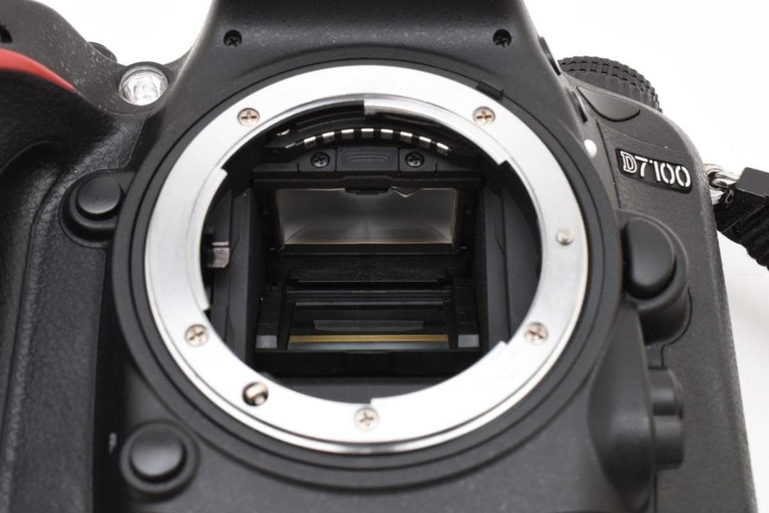 良品　Nikon D7100 ダブルレンズ/SD32GB/フィルム/スマホ転送