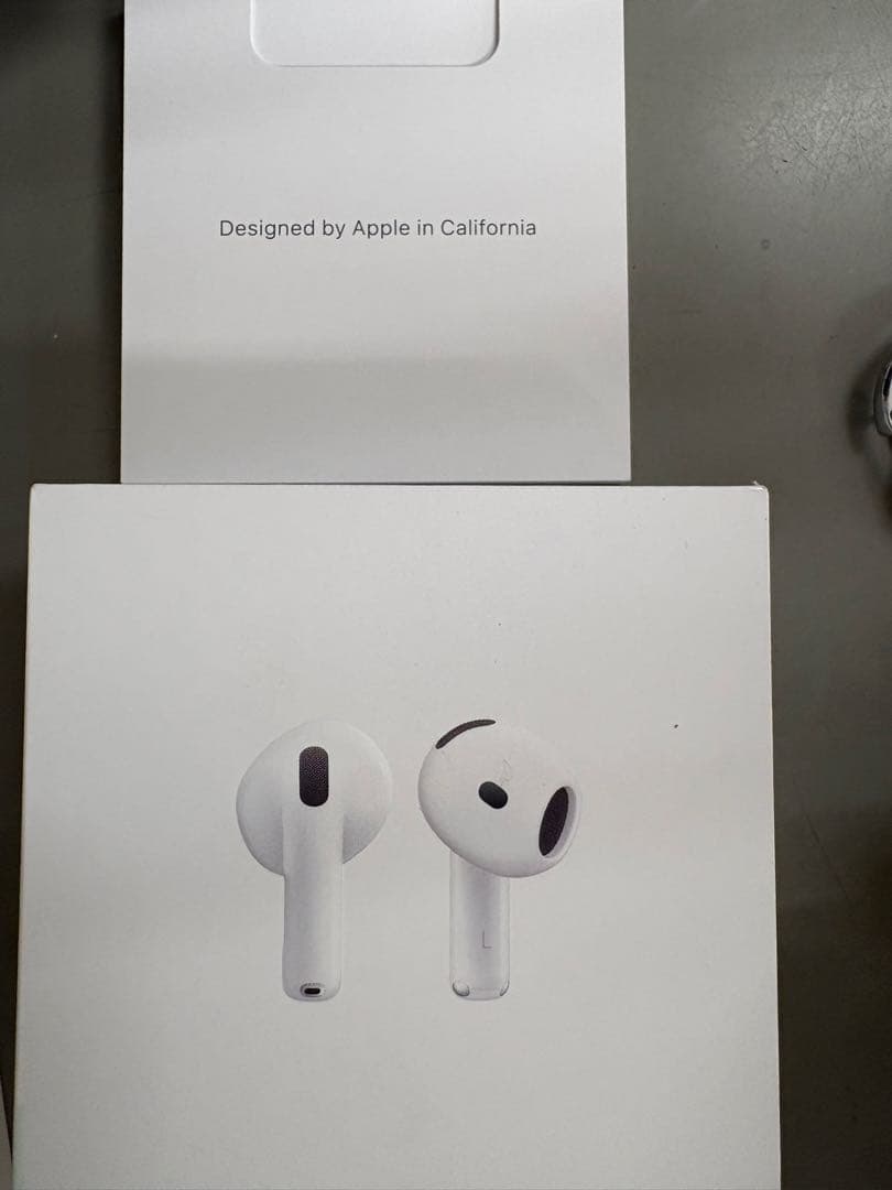 【左耳と充電器　新品】Apple AirPods 4 本体 ノイキャン非搭載